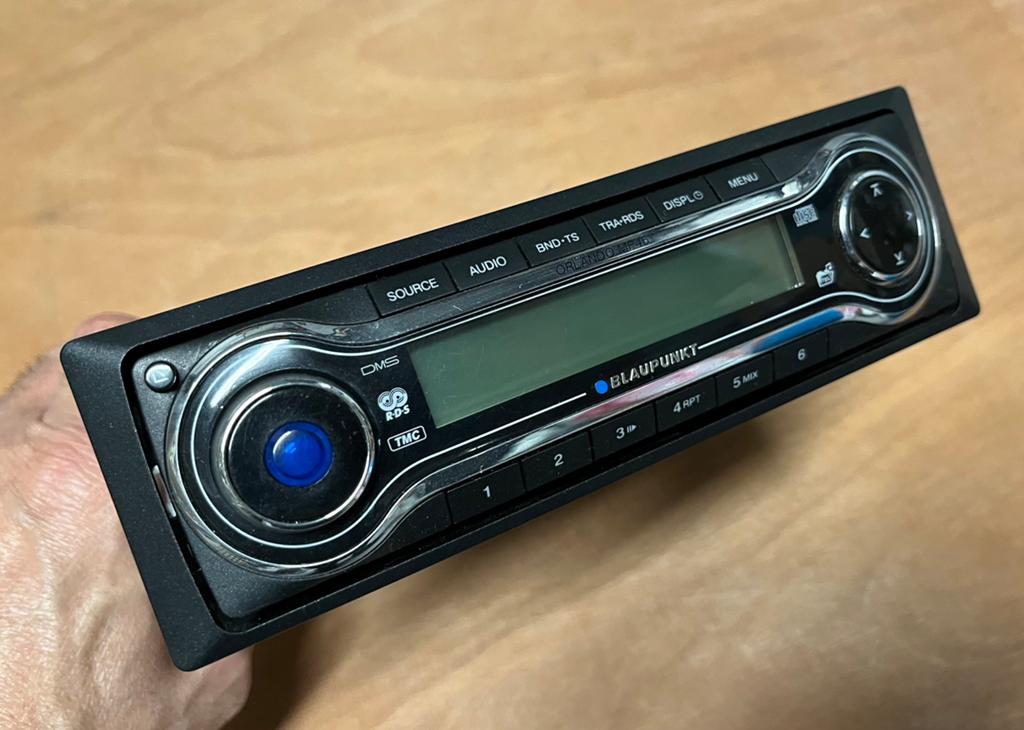 Autoradio OEM Blaukpunt Orlando MP46 VW golf - multicolor, Autos : Divers, Autoradios, Enlèvement ou Envoi, Utilisé