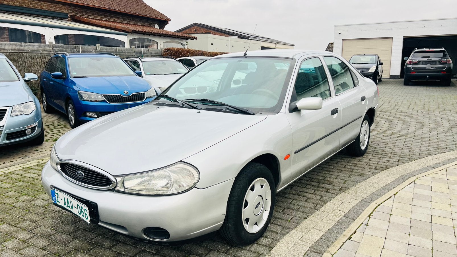 Ford Mondeo 1.8i Benzine * Automaat * Gekeurd vr verkoop, Auto's, Automaat, Bedrijf, Berline, 5 deurs