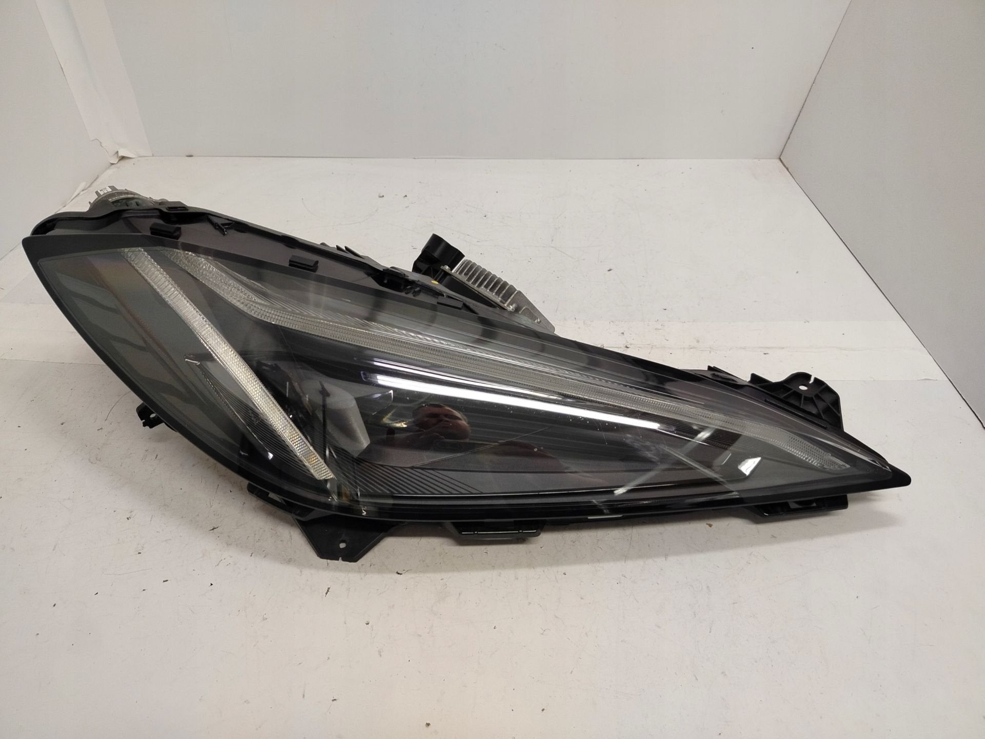Chevrolet Corvette C8 Koplamp 84902551, Gebruikt, Info@gm.com, Chevrolet, Renaissance Center 300
48265  Detroit