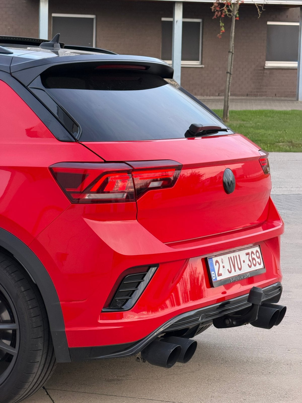 Volkswagen T-Roc R 2.0 TSI 4Motion 300 CV — Milltek, Autos, Rouge, Euro 6, Carnet d'entretien, Alcantara