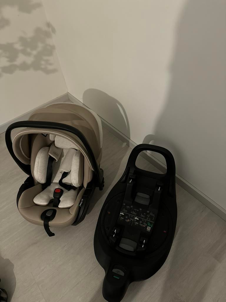 Chicco i size maxi cosi met i size base 360, Ophalen of Verzenden, Zo goed als nieuw