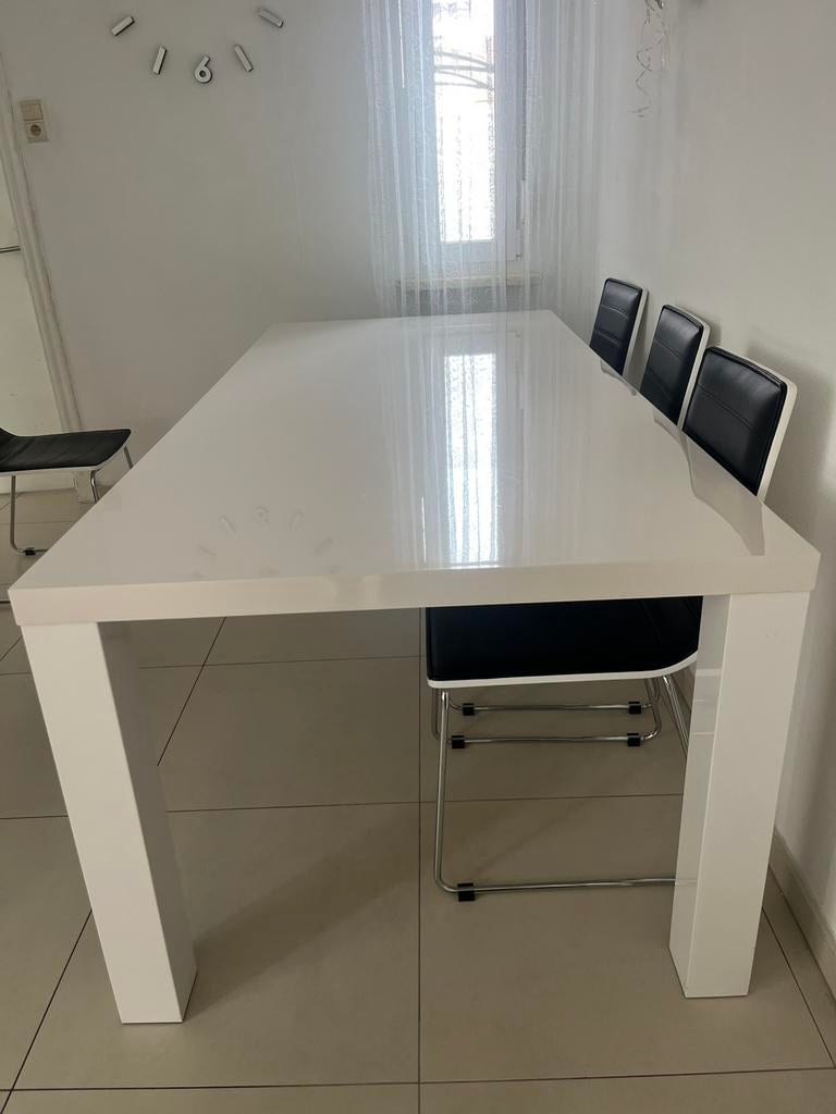 Witte tafel, Ophalen