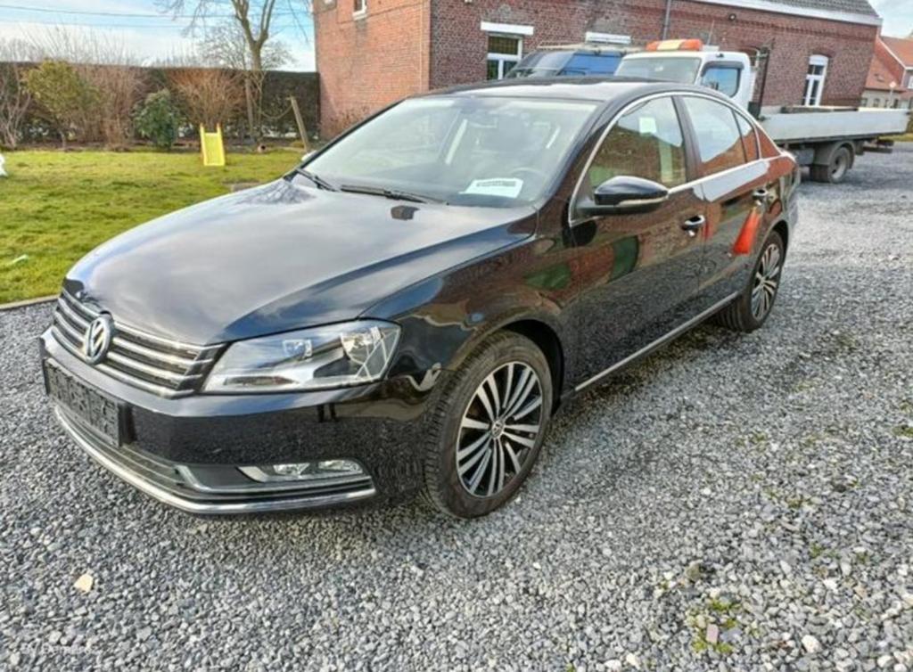 VW Passat 1.6 TDI BlueMotion Comfortline slechts 6700 km, Auto's, Voorwielaandrijving, 4 cilinders, Bluetooth, Zwart