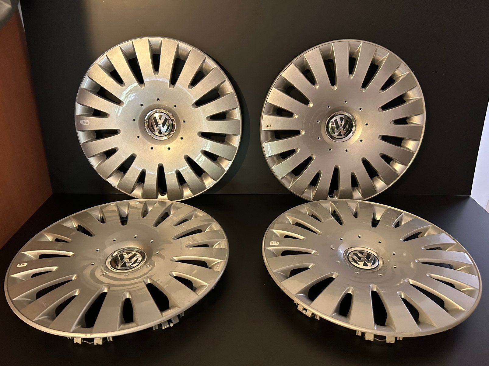 4 nieuwe VW wieldoppen, scirocco golf, 6,7,8 caddy 16", Auto diversen, Wieldoppen, Nieuw, Ophalen of Verzenden