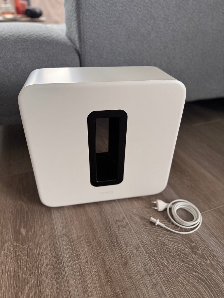 Sonos Sub 4 met factuur en garantie, Audio, Tv en Foto, Luidsprekerboxen, 150 watt of meer, Inclusief kabels, Subwoofer, Nieuw