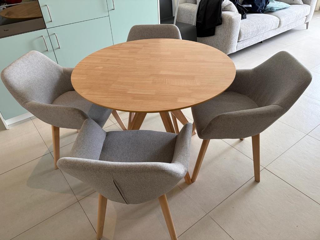 Ronde tafel in deco fineer eiken met 4 gestoffeerde stoelen, Ophalen, Gebruikt, Vier personen, Modern, landelijk