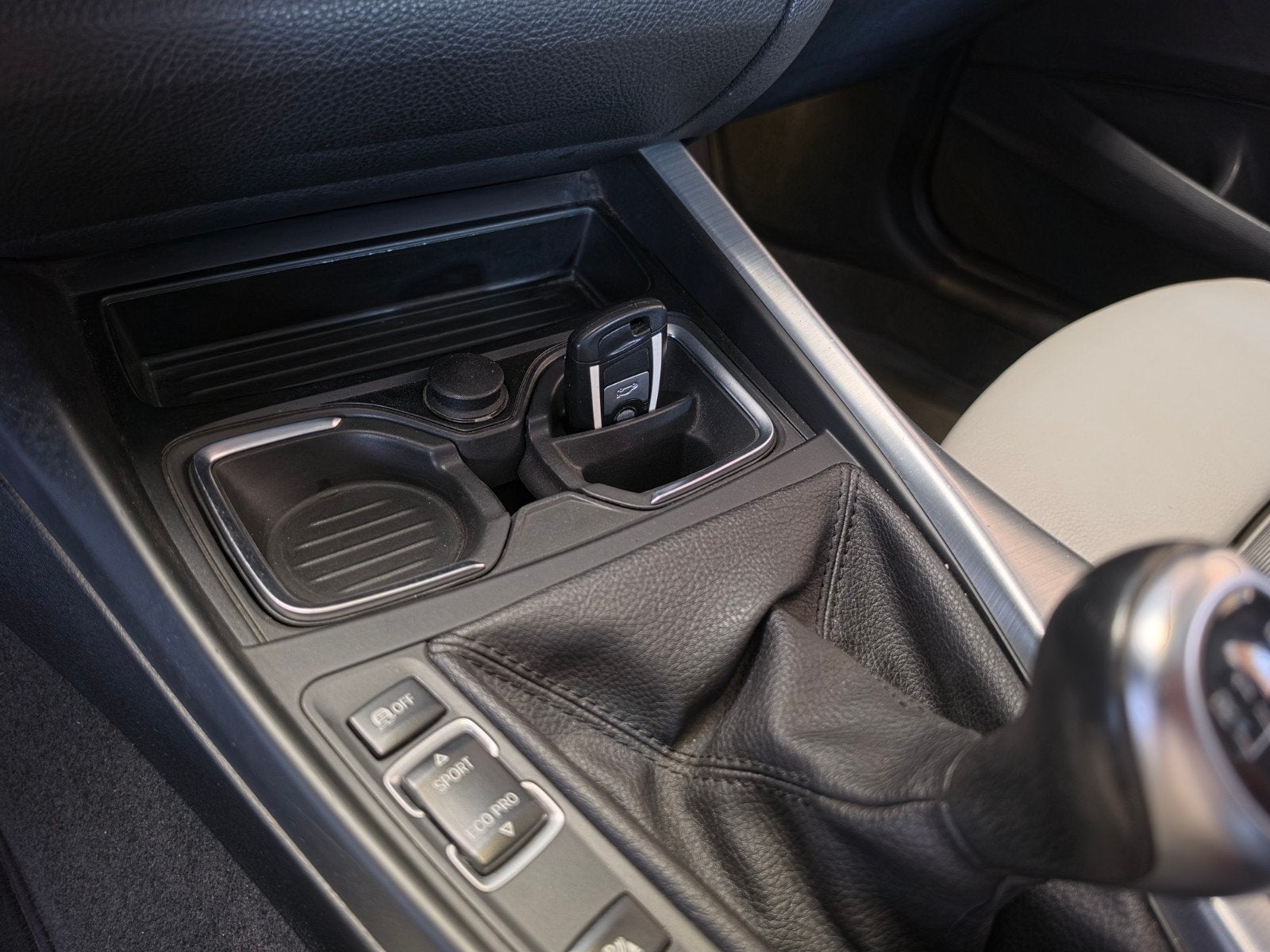 Paire inserts porte-gobelets BMW Série 1 F20 / F21 d’origine, Autos : Pièces & Accessoires, BMW