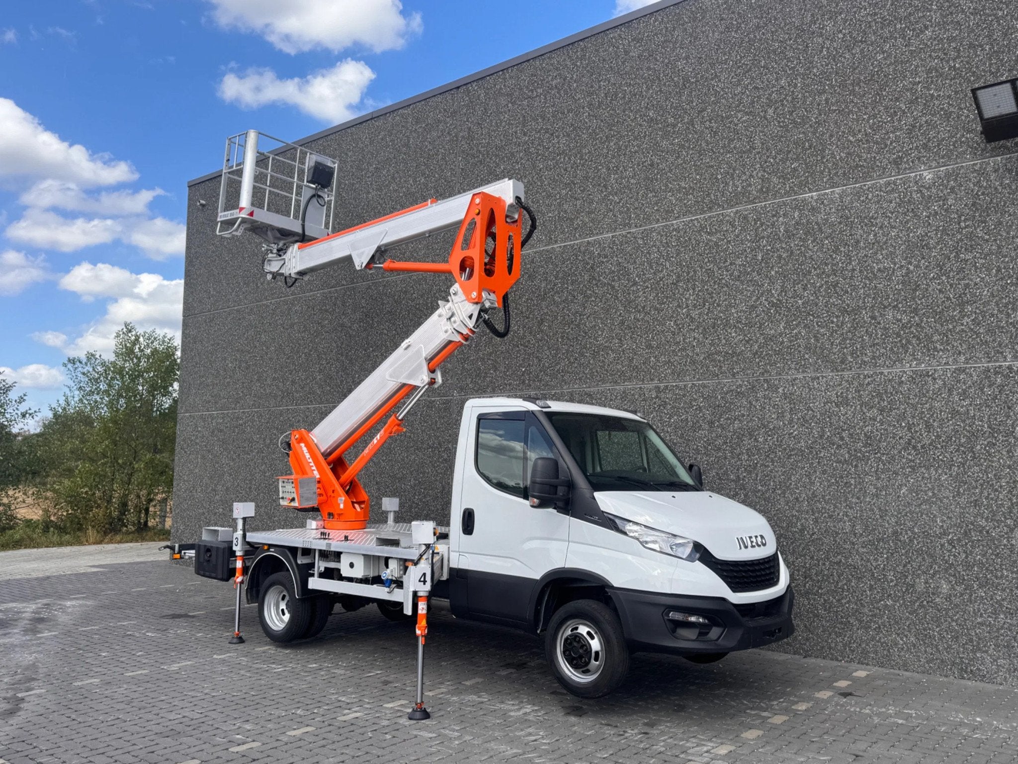 Iveco Daily 35S14 Multitel MX210 600hrs ! 100 000 KM !, Auto's, 100 kW, Gebruikt, Euro 6, Iveco