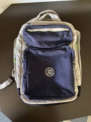 Kipling boekentas, Enlèvement