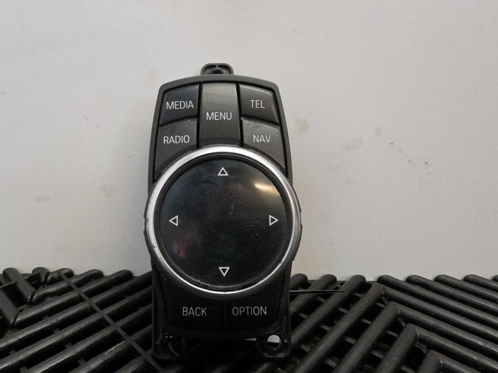 PANNEAU DE COMMANDE BORD ORDINATEUR BMW 4 serie (F32), Autos : Pièces & Accessoires, Utilisé, BMW, Petuelring 130
80809  München, DE