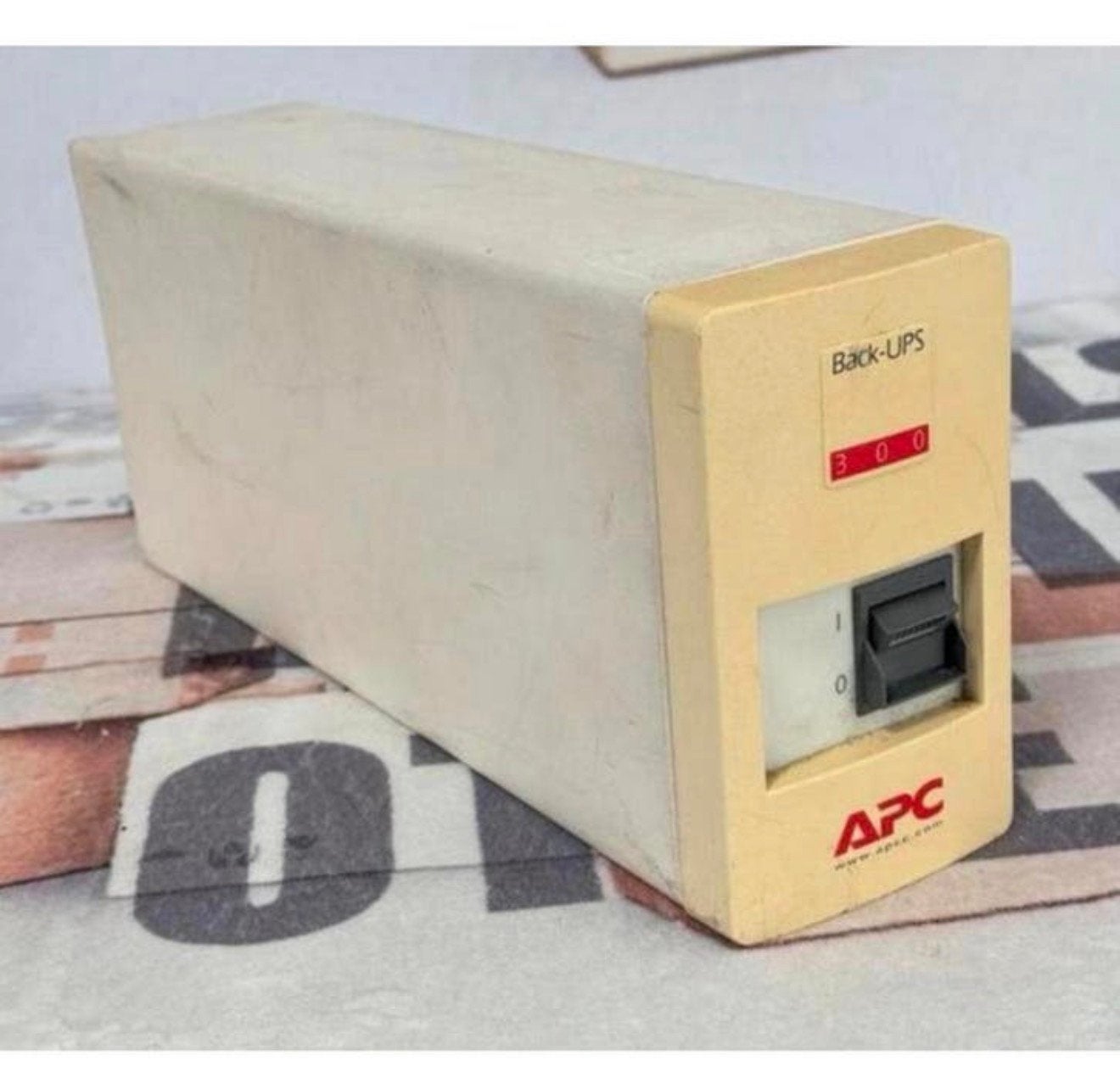APC BK300 300 VA Back-UPS 300 UPS Power Backup station apcc, Ophalen of Verzenden, Zo goed als nieuw