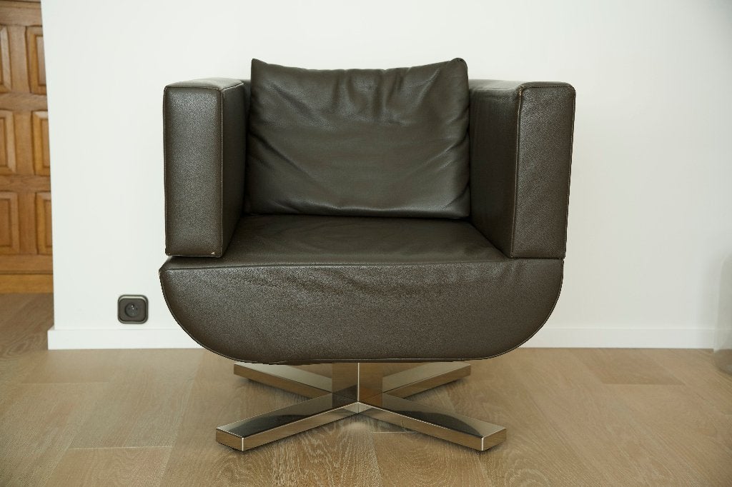 Fauteuil Jori Chillap, Enlèvement, Cuir