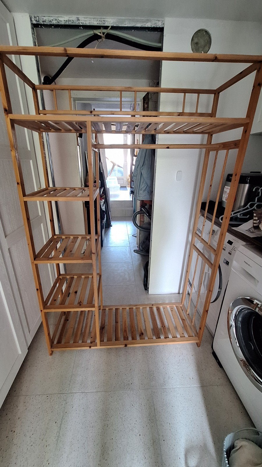 Armoire bambou, Enlèvement, Utilisé