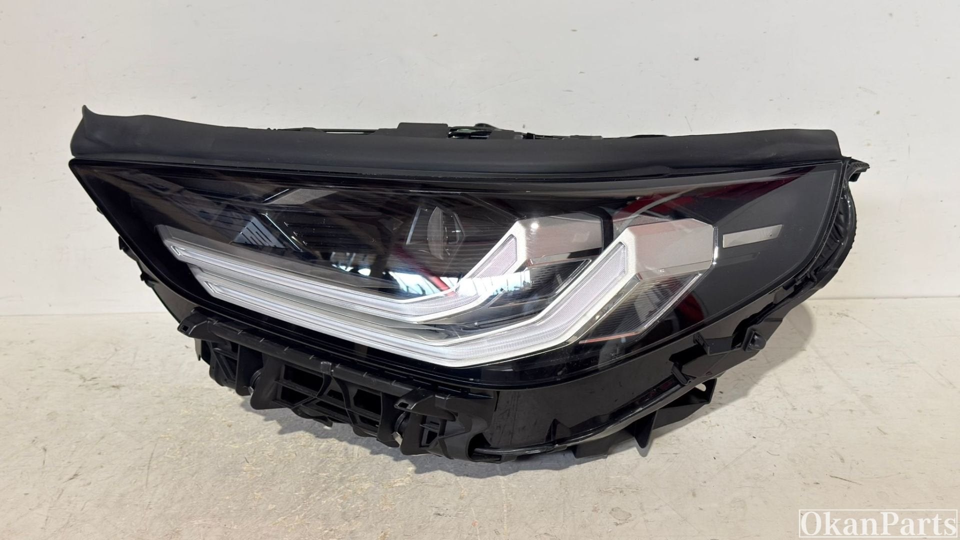 BMW X3 G45 LED linker koplamp links 5A1BD17, Petuelring 130
80788  Munich, DE, Gebruikt, Info@bmw.de, BMW