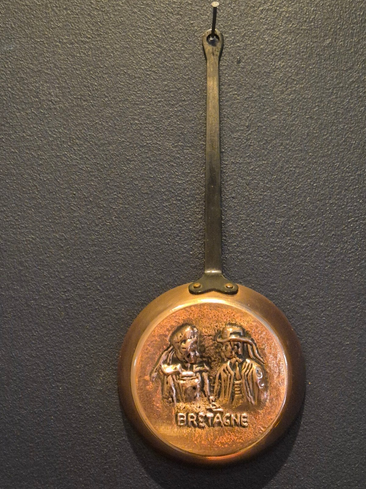 Vintage Koperen Wandpannetje Bretagne – Frans Souvenir – Rel, Collections, Collections Autre, Enlèvement ou Envoi