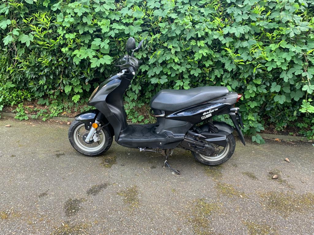 Scooter sym klasse a, Fietsen en Brommers, Ophalen, Zo goed als nieuw, Elektrisch