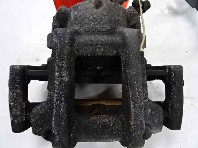 ETRIER DE FREIN AVANT DROIT BMW 1 serie (F21), Utilisé, BMW, Petuelring 130
80809  München, DE, Bayerische Motoren Werke AG