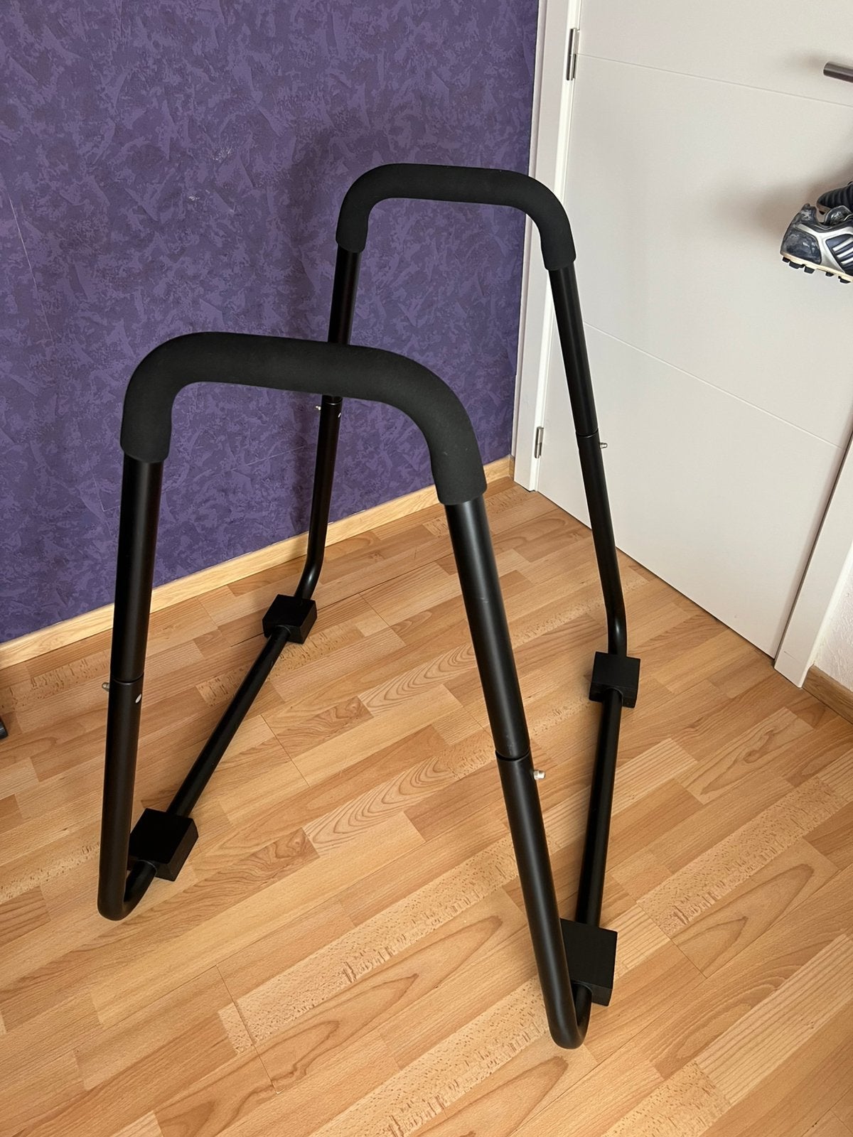 Dip Fitness Bar - Amazon Basics, Sport en Fitness, Fitnessmaterialen, Ophalen, Zo goed als nieuw, Armen, Overige typen