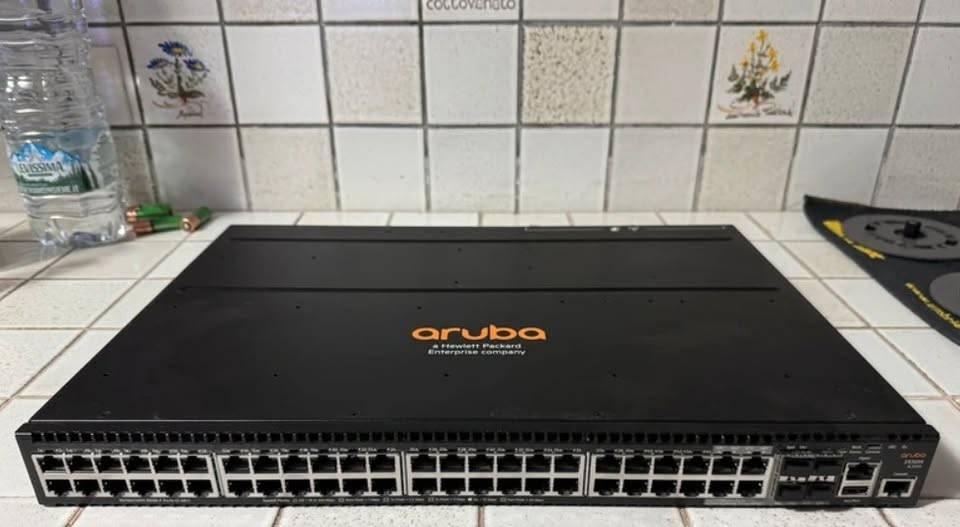 Aruba 2930M JL321A - prêt à l’emploi, Ophalen, Gebruikt