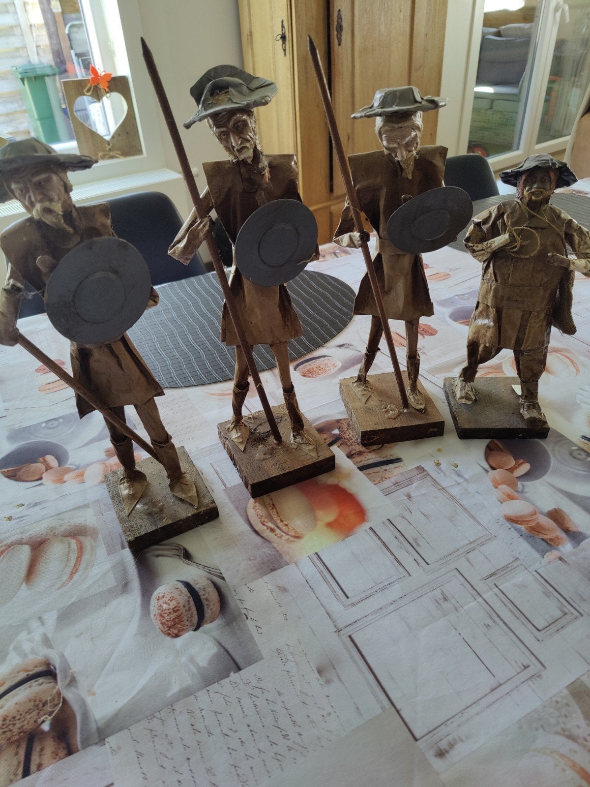 uit Mexico beeldjes papier-maché 50 &60 jaar oud, Enlèvement