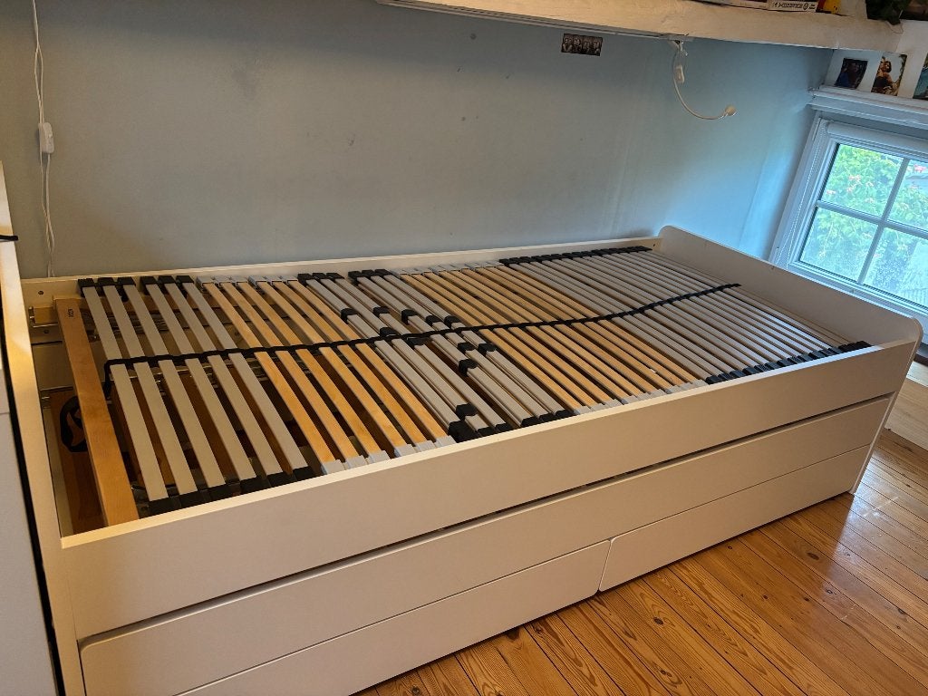 IKEA SLÄKT bed, Huis en Inrichting, Slaapkamer | Bedden, Ophalen, 90 cm, Eenpersoons, Wit
