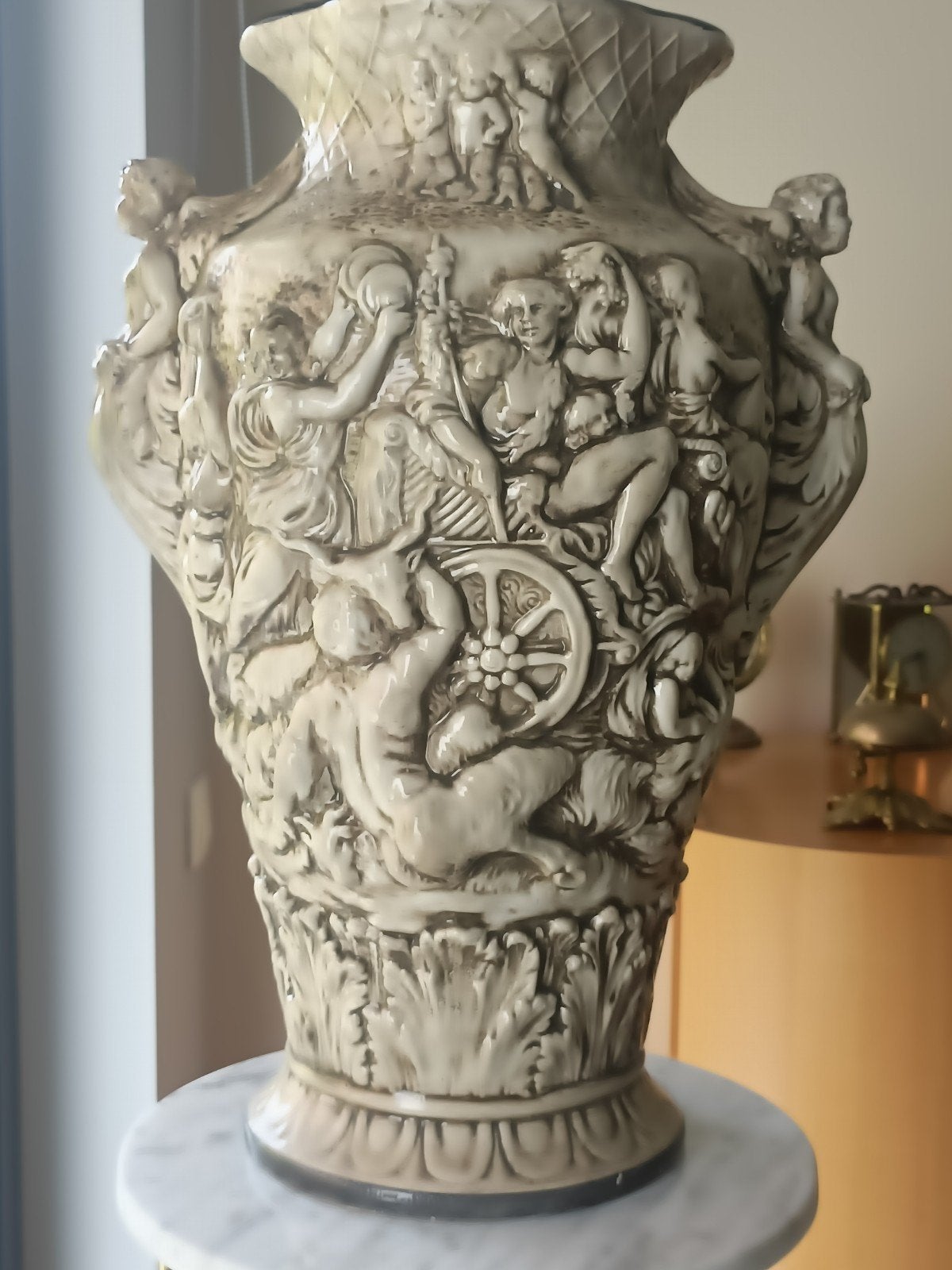 Grand vase exceptionnel en relief 47 cm de haut. 1960/80., Antiquités & Art, Enlèvement ou Envoi