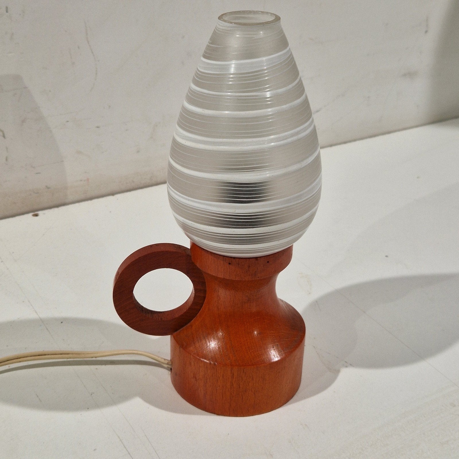 vintage nachtlamp , kamerlamp , conish gestreept glas opaal, Ophalen of Verzenden