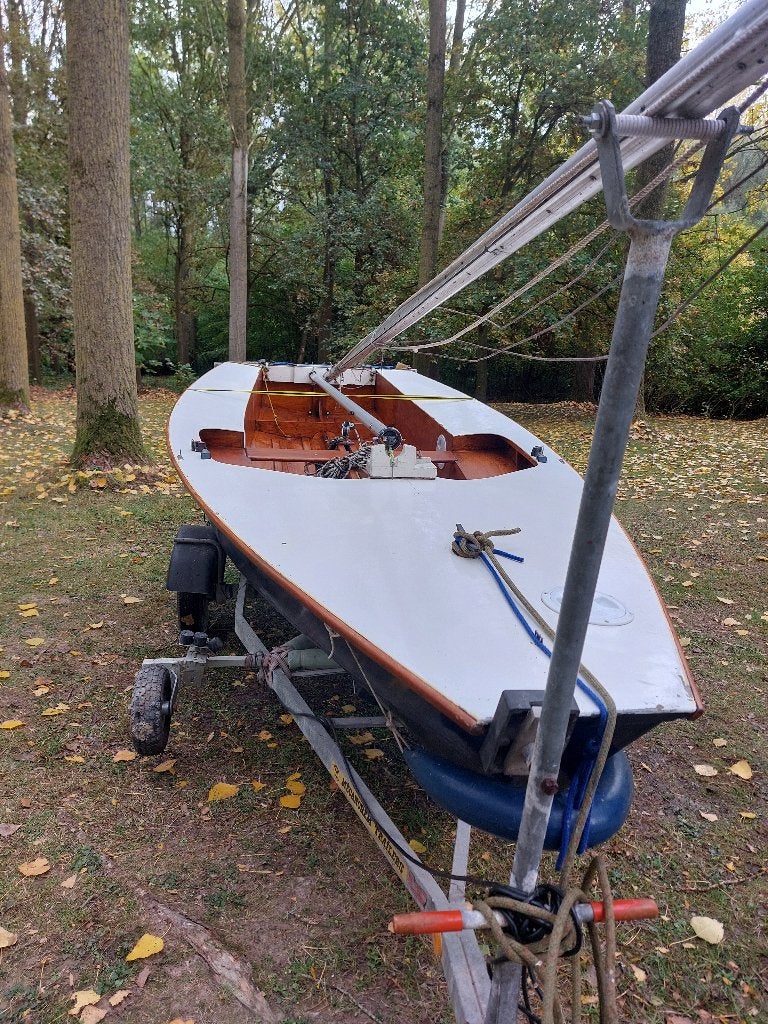 Voilier Miracle 3,89 m, Enlèvement, Utilisé, Bois, Gouvernail