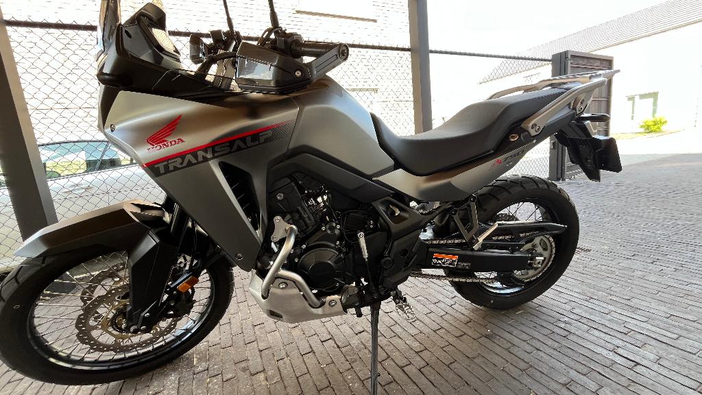 Motorfiets Honda Tralsalp XL750, Motoren, 2 cilinders, Traction Control, Motorrijbewijs A, Gebruikt