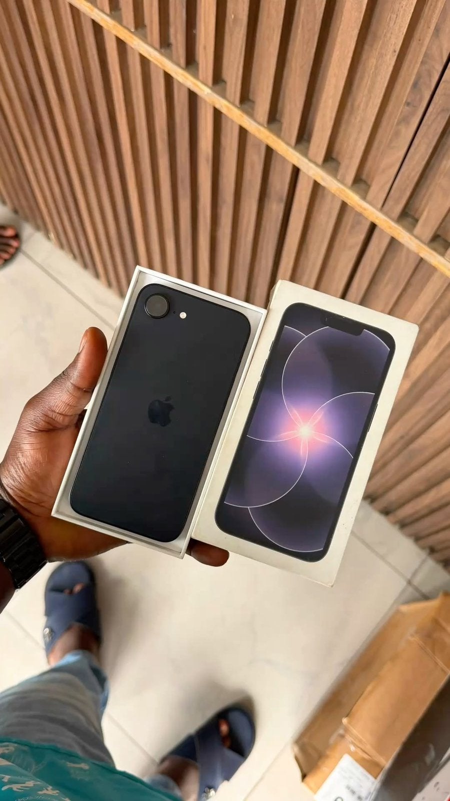 iPhone 17e NEUF + FACTURE, Télécoms, Téléphonie mobile | Apple iPhone, Enlèvement, Sans abonnement, 100 %, Noir