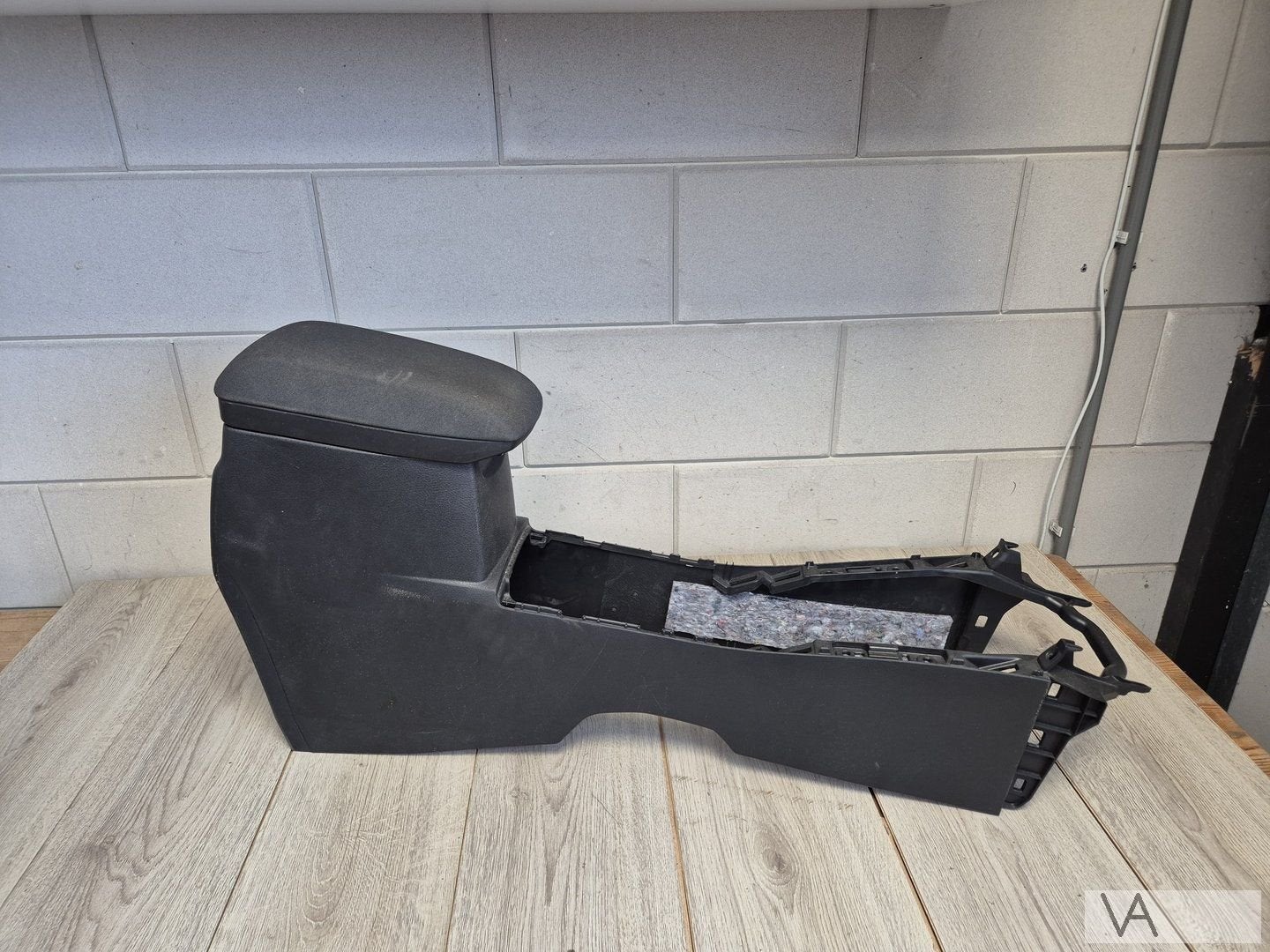 Toyota Auris 2013 - 2019 armsteun armleuning zwart stof €50, Gebruikt, -, -, Ophalen of Verzenden