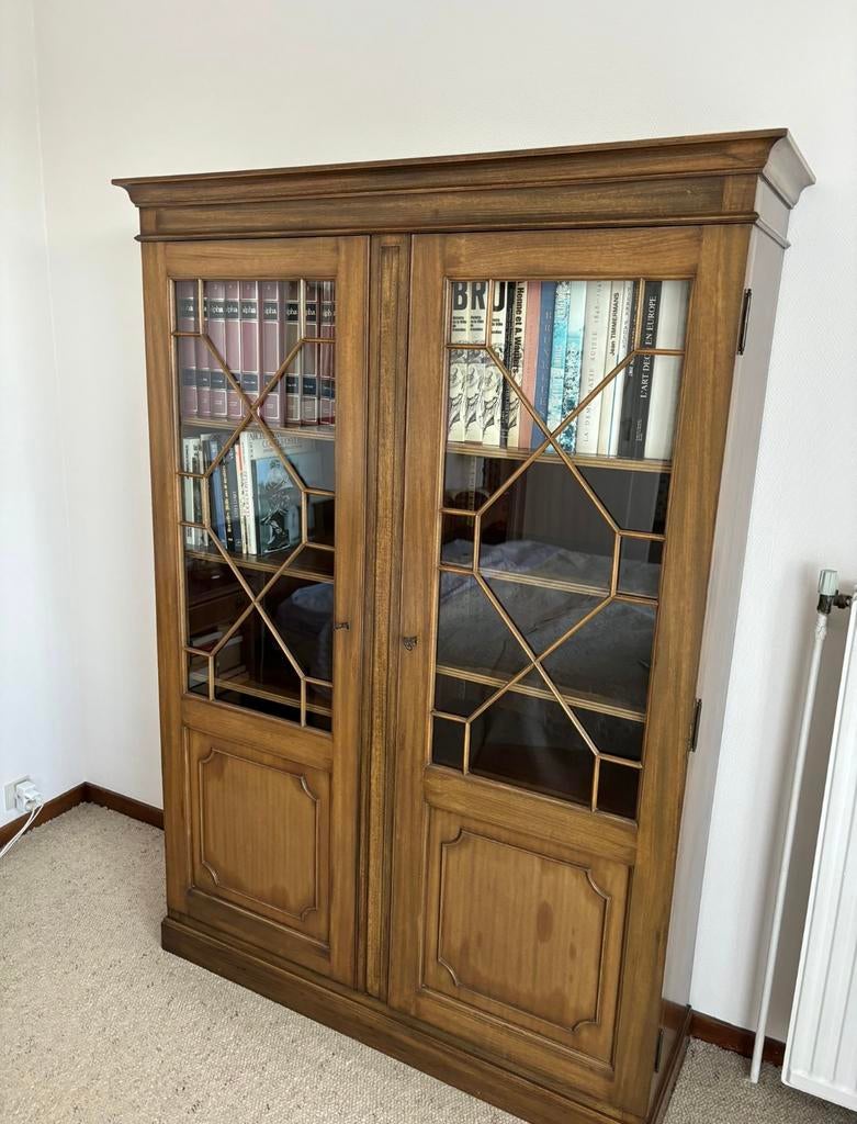 Bibliothèque vitrée style classique, Maison & Meubles, Comme neuf, 100 à 150 cm, Classique, Avec tablette(s)
