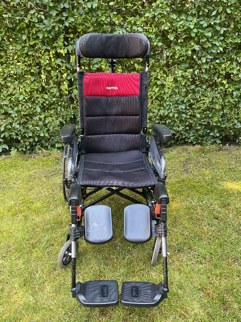 Kantelbare rolstoel merk KARMA, Diversen, Rolstoelen, Gebruikt, Duwrolstoel, Ophalen