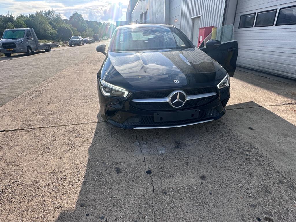 Mercedes CLA 180, Auto's, Mercedes-Benz, 4 cilinders, Leder en Stof, Zwart, Dealer onderhouden
