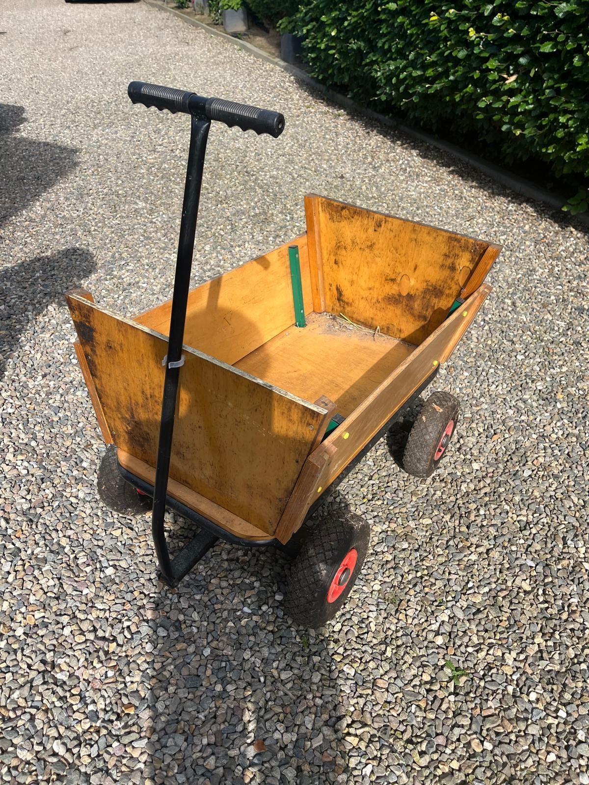 Wagon à bornes en bois avec pneus pneumatiques, Enlèvement, Utilisé