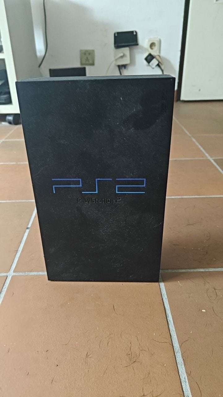 PS2 met games(kabels en 2 controllers), Consoles de jeu & Jeux vidéo, Consoles de jeu | Sony PlayStation 2, Phat, Comme neuf, Enlèvement