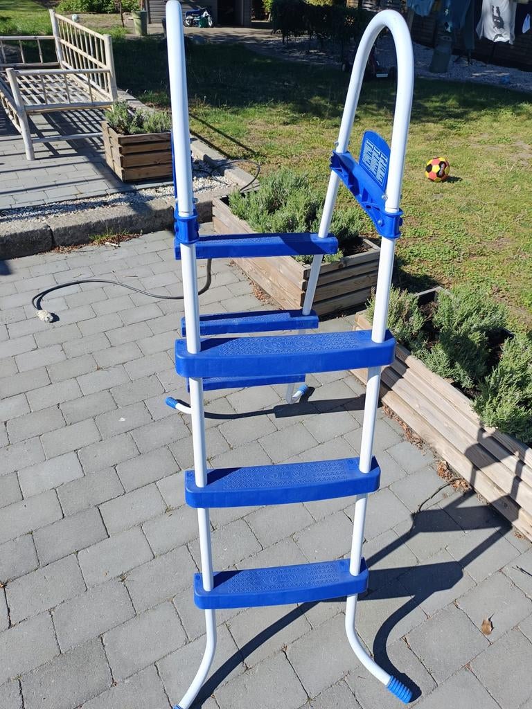 Intex zwembad trapje/ ladder, Tuin en Terras, Ophalen, Ladder