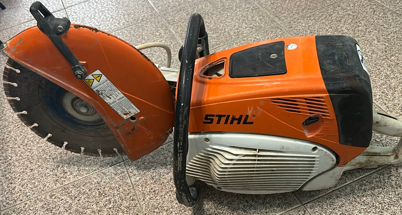 Benzine slijper STIHL, Enlèvement, Utilisé