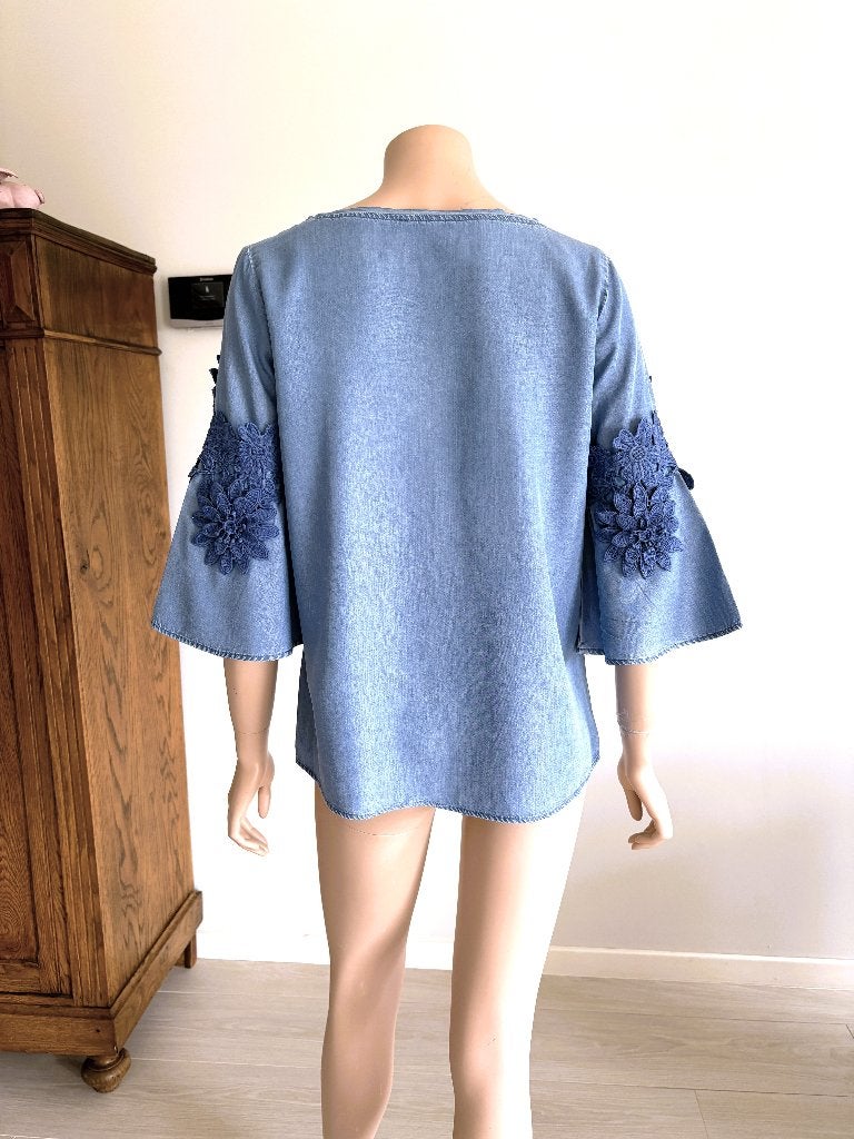 More & More blouse  36 – denim look & geborduurde mouwen, Kleding | Dames, Blouses en Tunieken, More & more, Zo goed als nieuw