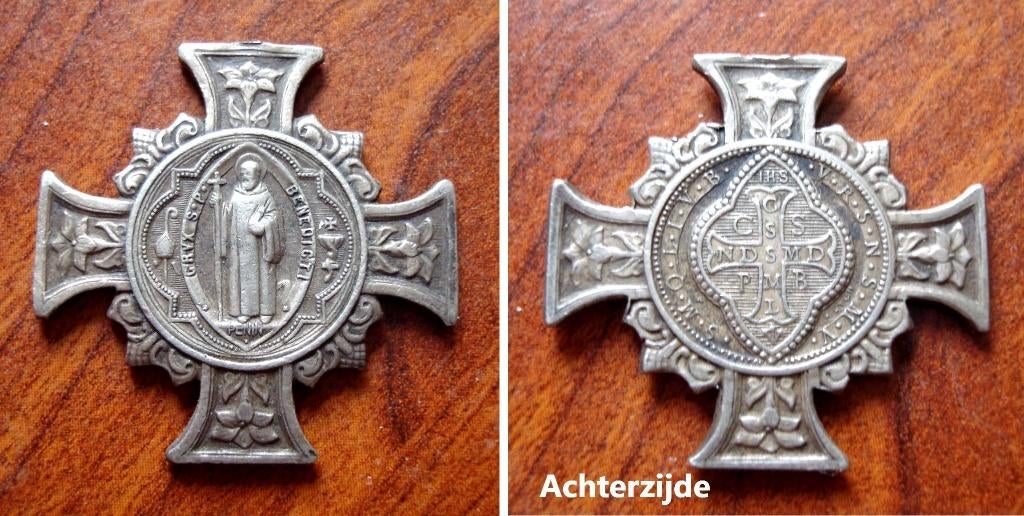 Oude christelijke medaille met Sint Benedictus, Verzamelen, Verzenden, Gebruikt, Overige typen, Christendom | Katholiek