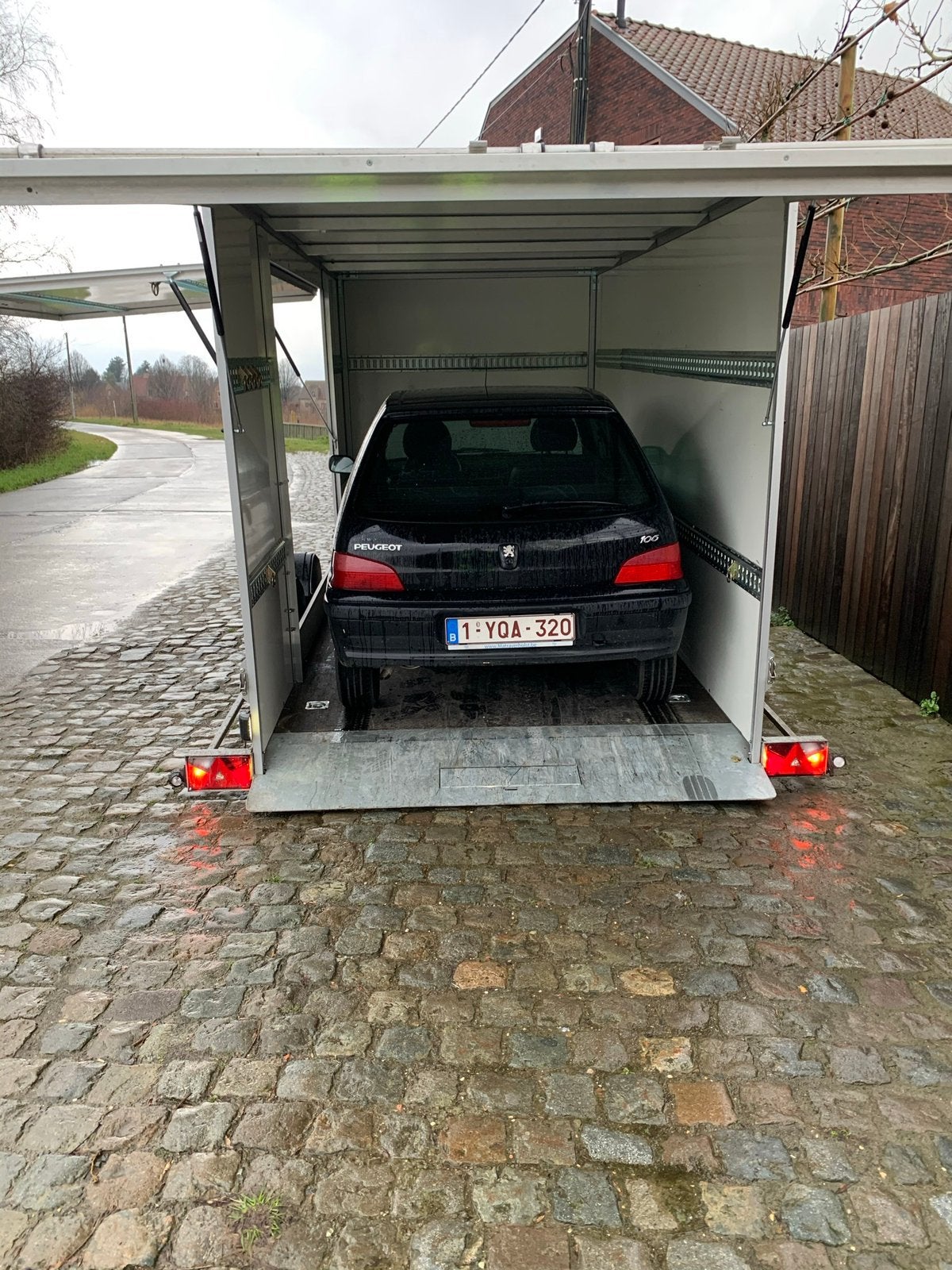 Gesloten aanhangwagen 3.5ton bouwjaar 2021 merk Tohaco, Ophalen, Gebruikt