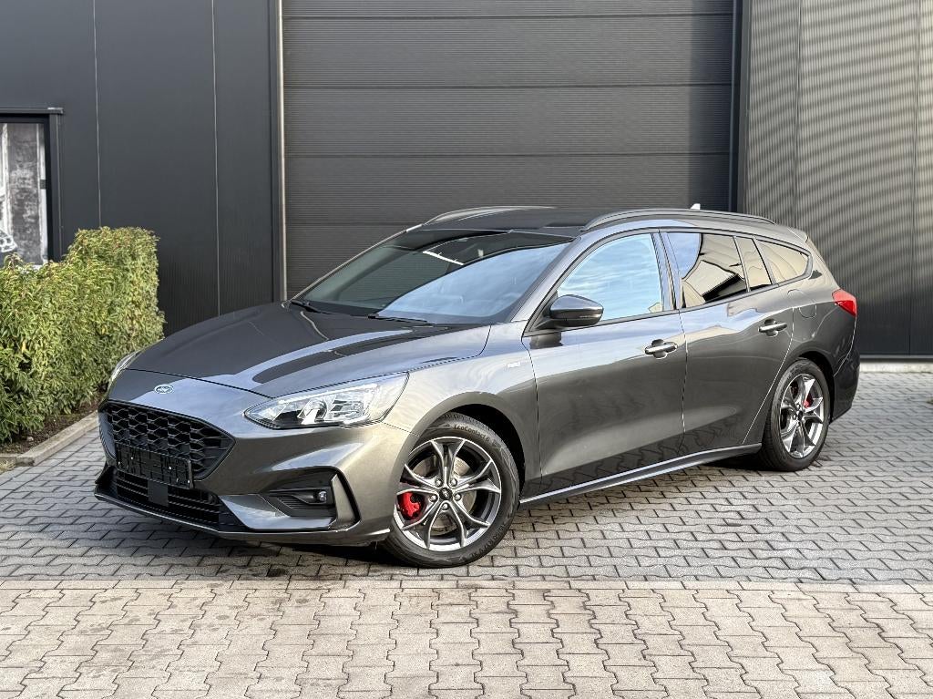 Ford Focus Turnier 1.0 EcoBoost ST-LINE / Trekhaak / Camera, Auto's, Ford, Stof, Bedrijf, 5 deurs, Navigatiesysteem