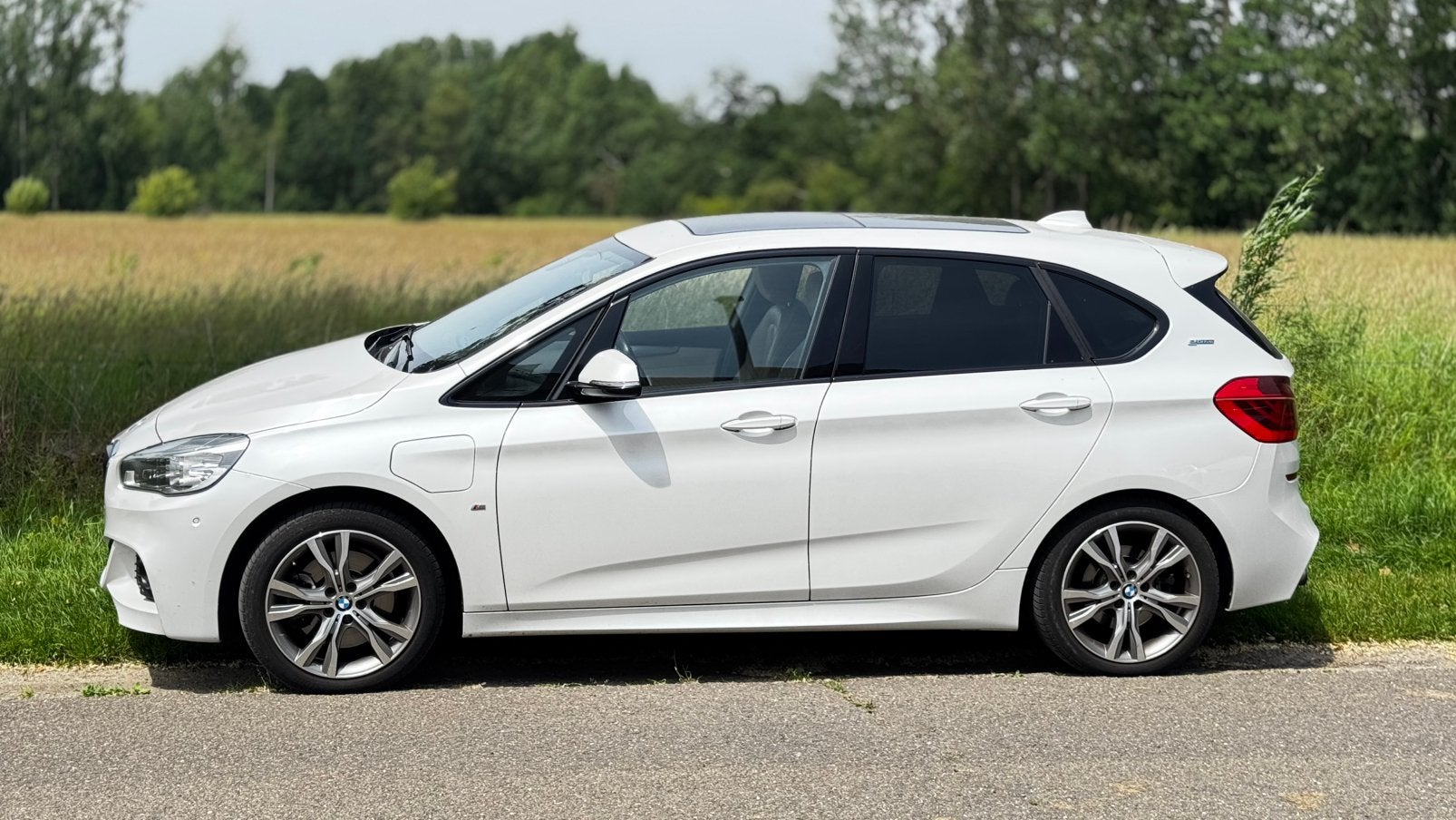 BMW 225 xe M-Sport hybrid 2017, Autos, Mercedes-Benz, Particulier, Série 200, 4x4, ABS, Caméra de recul, Airbags, Air conditionné