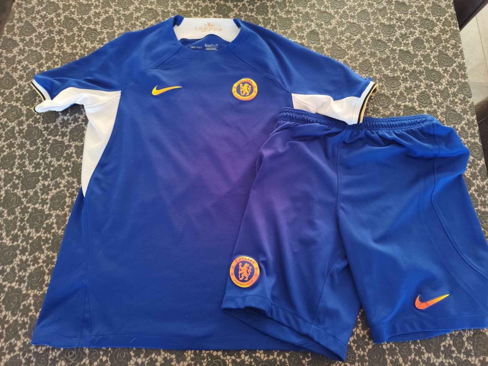 officiële tenue Chelsea mt 158-170, Sport en Fitness, Ophalen of Verzenden