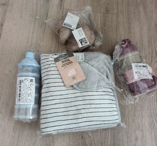 Lot bébé neuf – couverture berceau + biberon + accessoires, Enfants & Bébés, Enlèvement, Neuf, Biberon