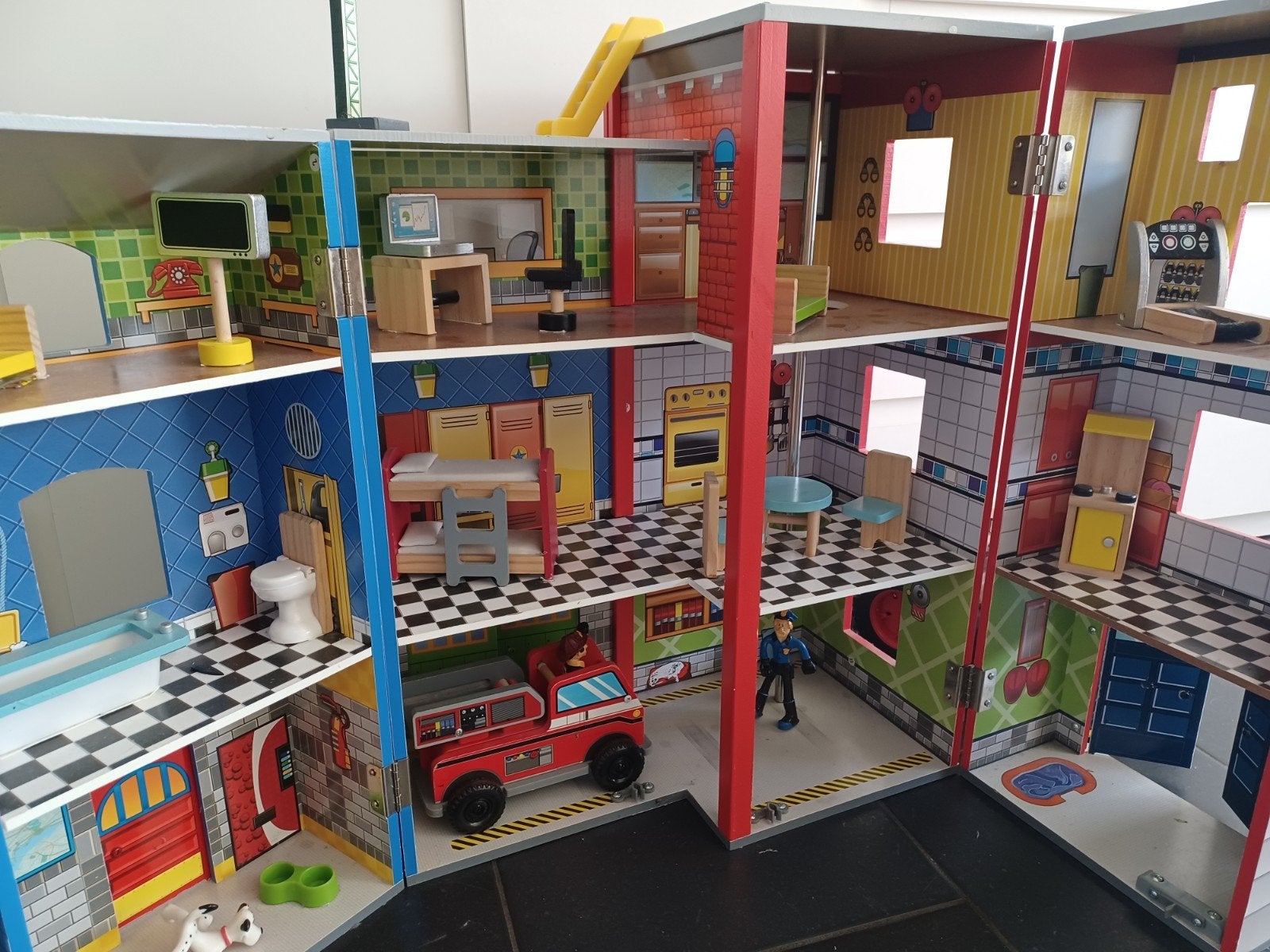 brandweer/ politie huis, kidkraft , poppenhuis ,huis voor pl, Ophalen of Verzenden, Poppenhuis