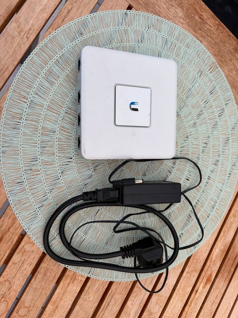 Unifi Security Gateway USG-3P (router), Informatique & Logiciels, Routeurs & Modems, Utilisé, Routeur, Enlèvement ou Envoi