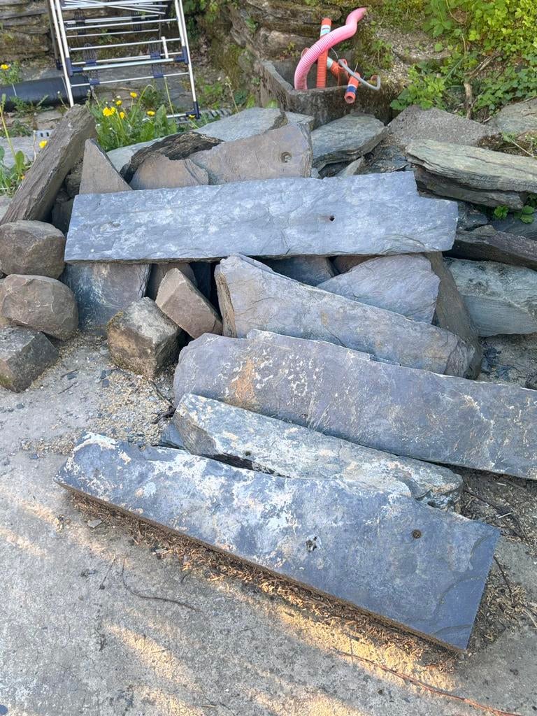 Pierres de schiste, Enlèvement, Comme neuf
