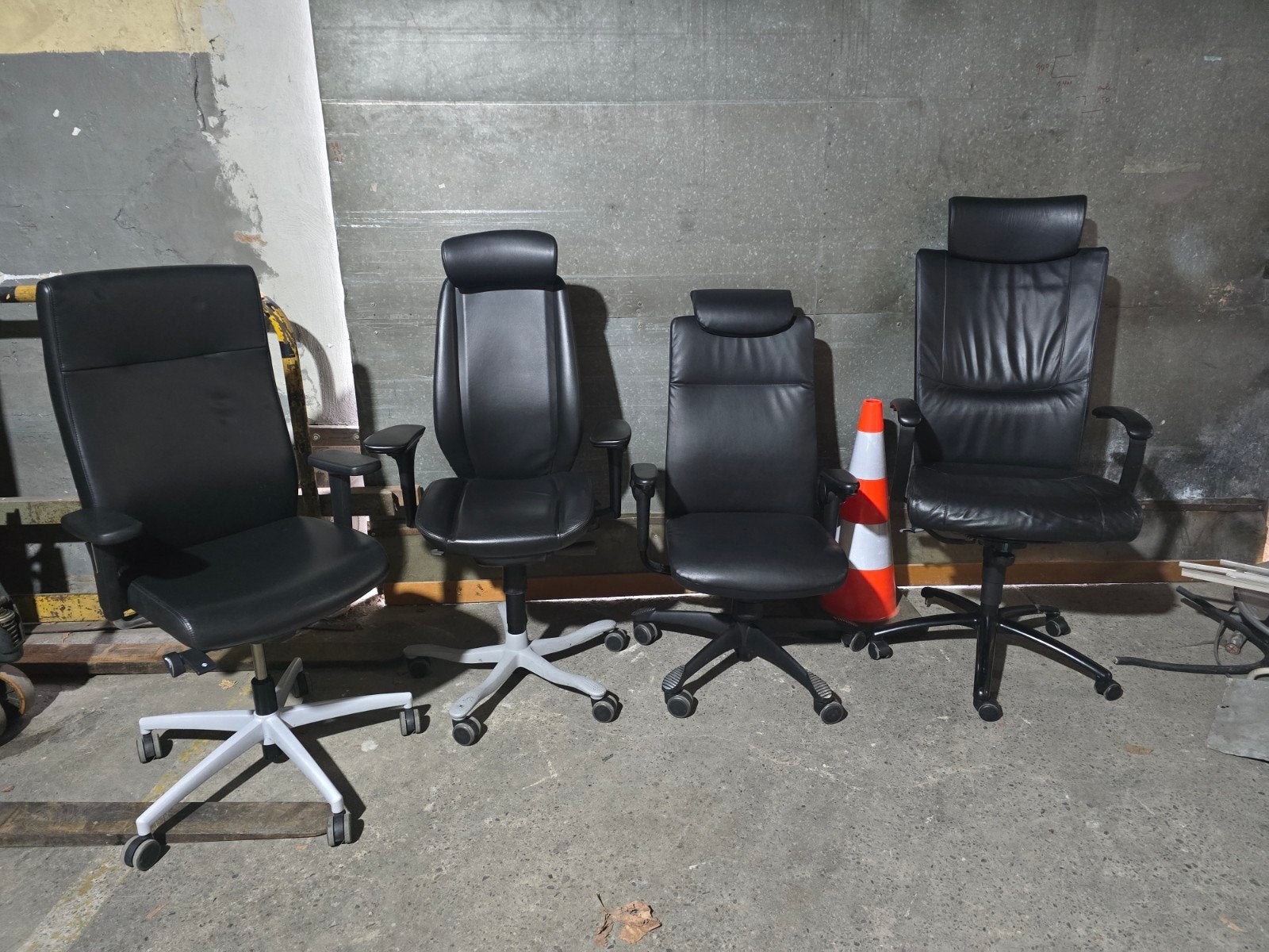 Chaise de bureau Pro ergonomique En cuire, Enlèvement, Utilisé