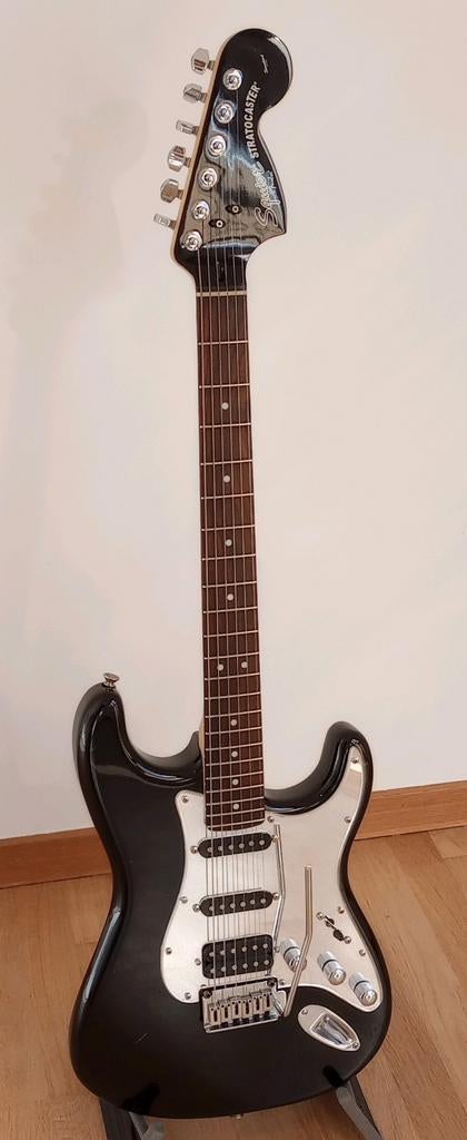 Squier Indonesia 2014 with mirror pickguard, Musique & Instruments, Enlèvement ou Envoi, Utilisé, Solid body, Fender